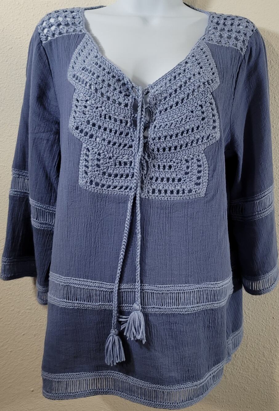 Chico's Blue Crochet Bodice & Shoulders V Neck Top 1 Medium Lightweight Soft